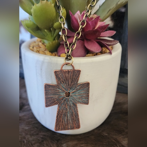 Boho Cross - Picture 5 of 7
